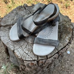 Aetrex Sandals Sz9 