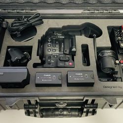 Canon C100 MK II Bundle Package 