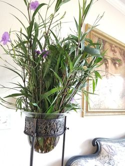 Gorgeous Wrought iron Glass Vase