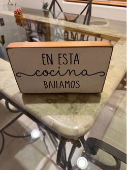 “En Esta Cocina Bailamos” Wooden Kitchen Sign - Spanish Decor