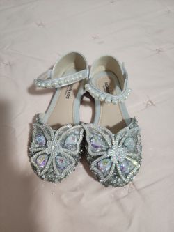 Girls' shoes