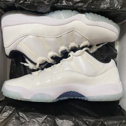 Jordan 11 Low 
