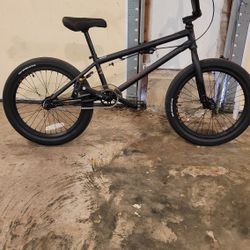 Mongoose Legion L500 BMX Bike (Black)