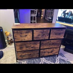 Brown dresser - Delivery free 