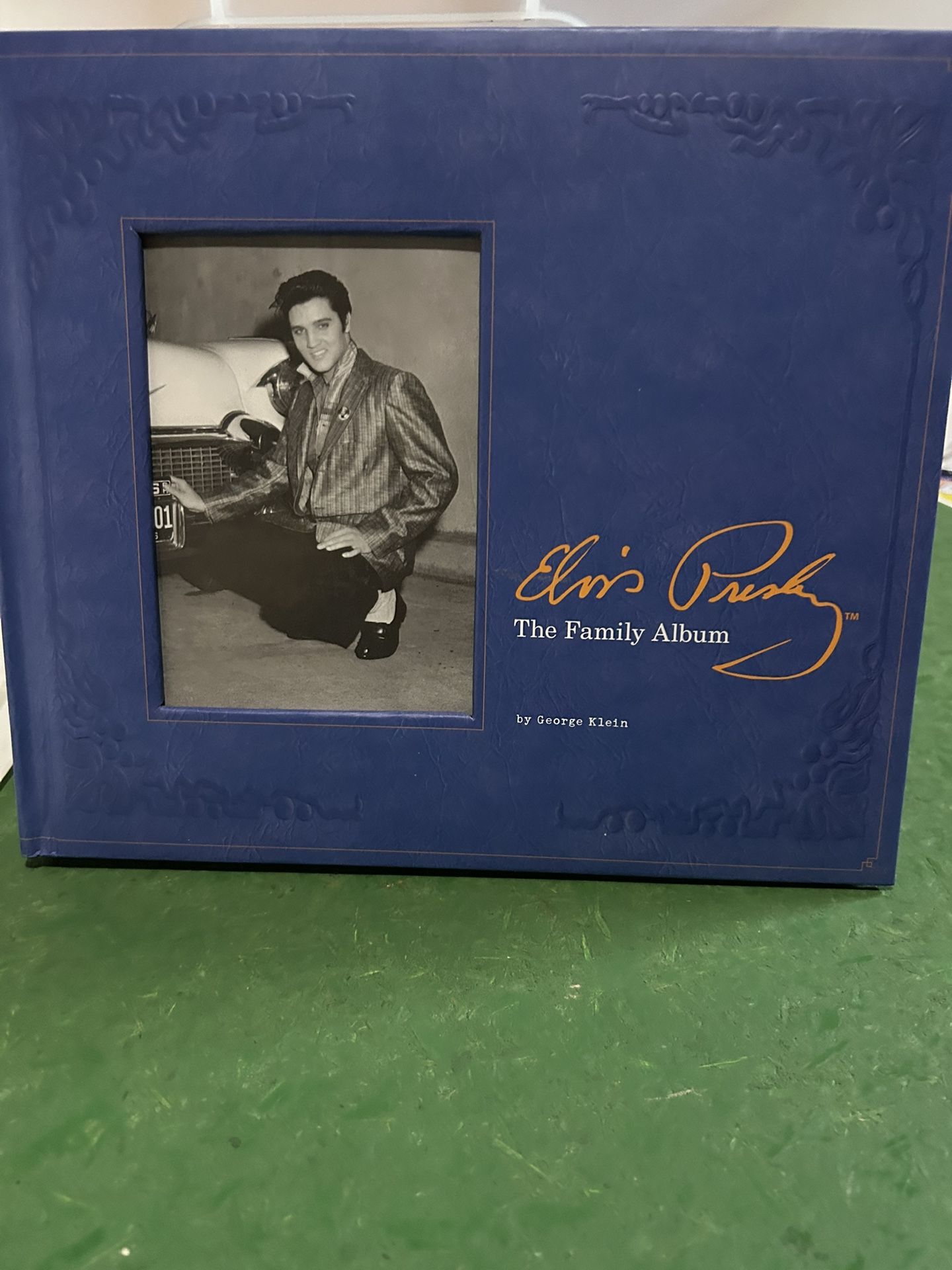 Elvis Presley The Family Album Book