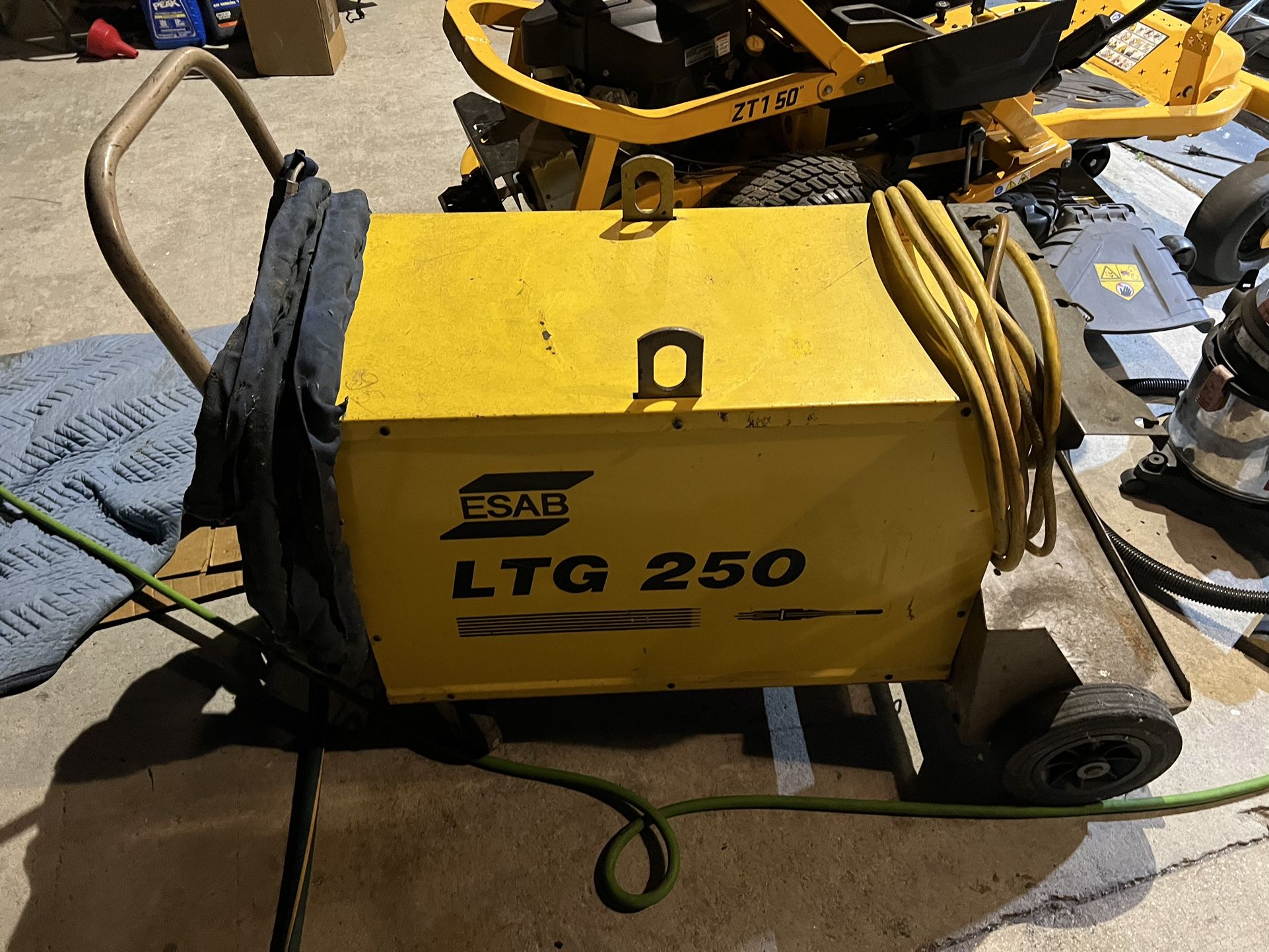 ESAB LTG 250 Welder