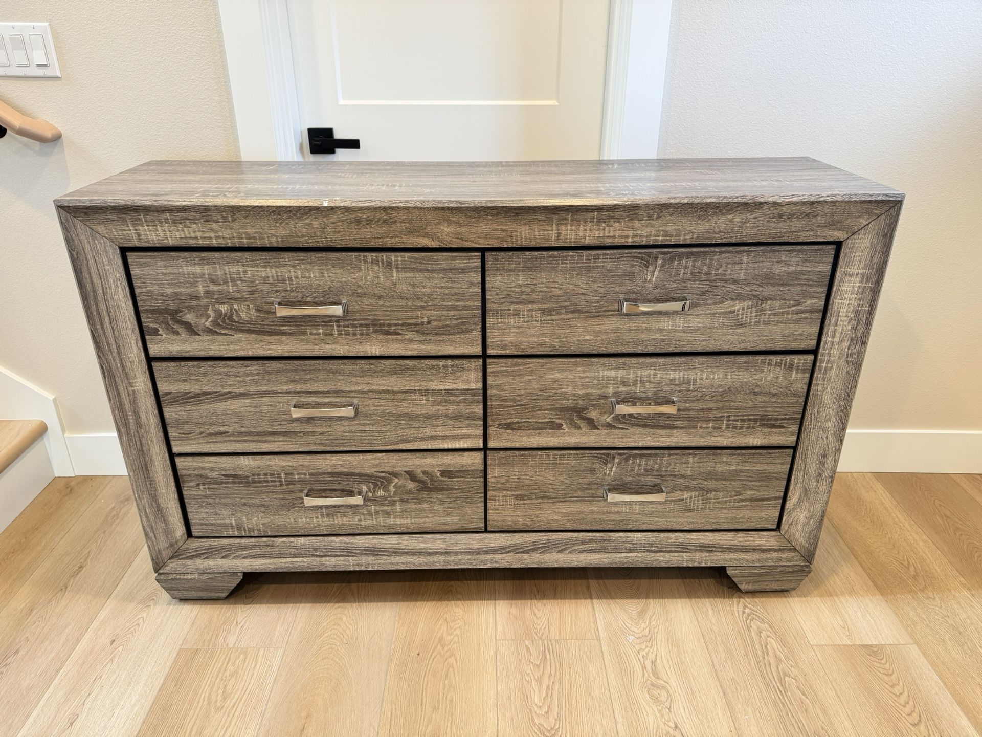 6-Drawer Dresser – Rustic Gray Wood Finish