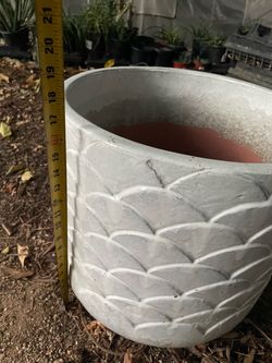 New***17”x17”Designer white decorative pot zip95820