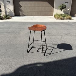 4 Counter Height Bar Stools. 