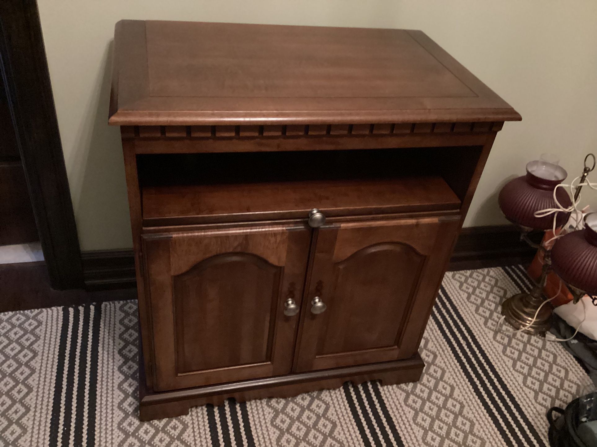 Tv Stand Cherry Wood/finish
