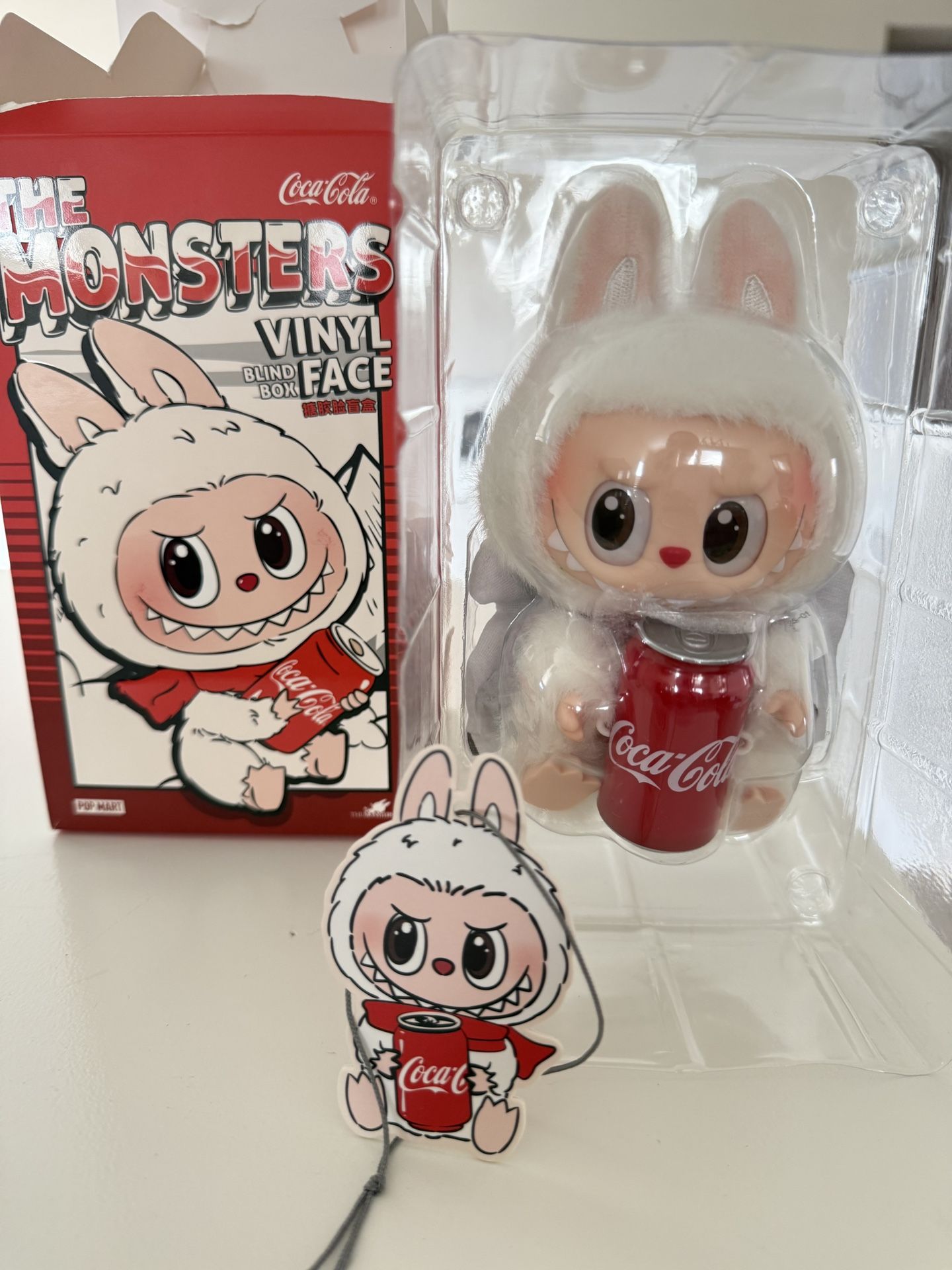 Pop-marts Coca Cola Labubu