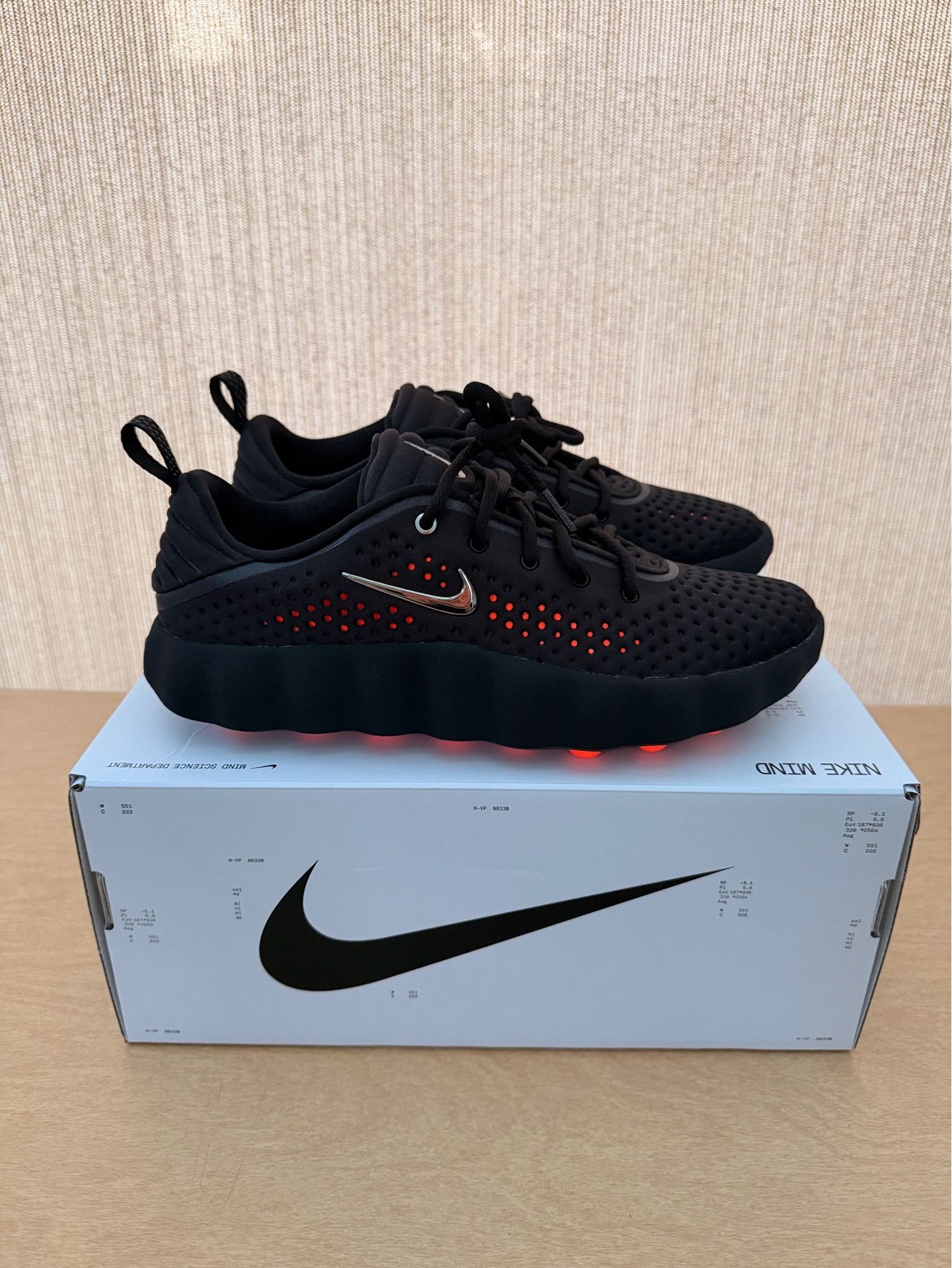 Nike Mind 002 Black Hyper Crimson
