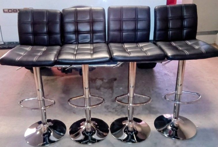 Bars Stools 4 Pcs. Like New