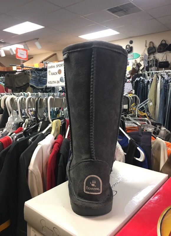 Bear paw boots size 6