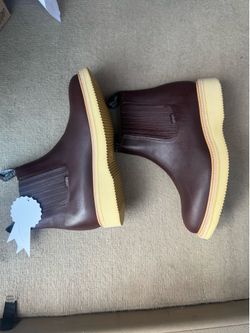 SIZE 9 BOOTS