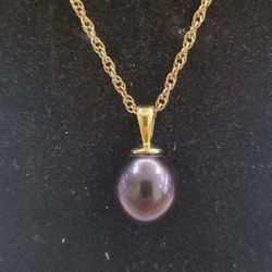 Black Coultured Pearl On Gold Filled Chain 