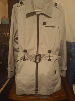 Shyla lightwear rain coat with belt size Large