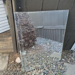 Bathroom mirror - pre-owned. (3 total)