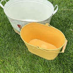 Beautiful Garden And Ice Tubs