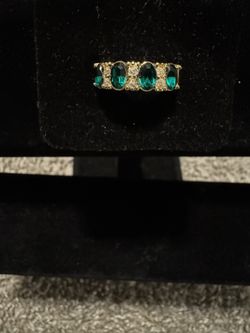Elegant Emerald and Diamond Ring