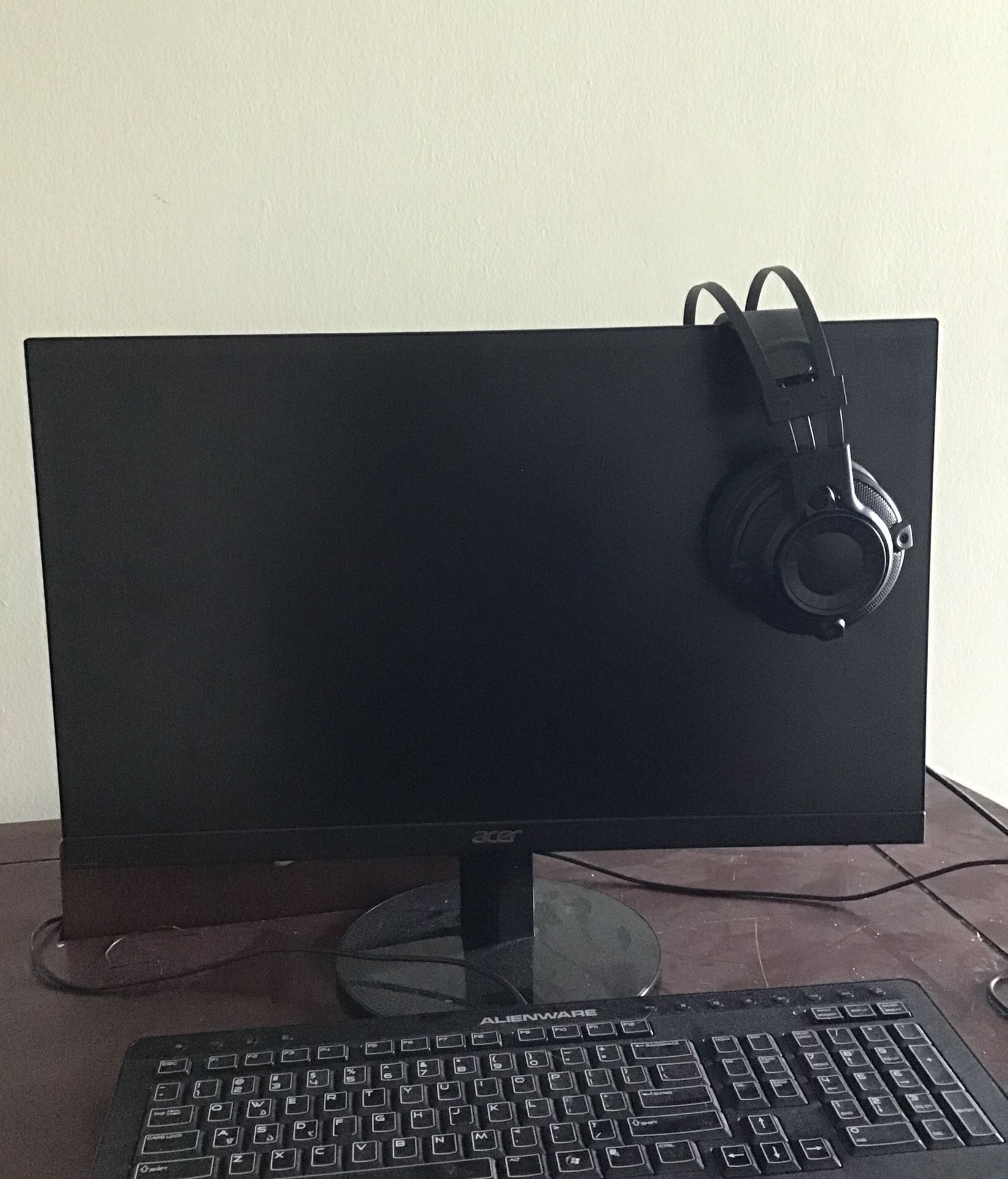 Gaming monitor with headset