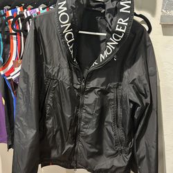 Moncler Jacket 100% Authentic 499$