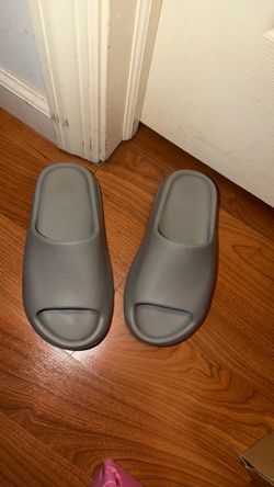 Adidas Yeezy Slide Gray Size 5