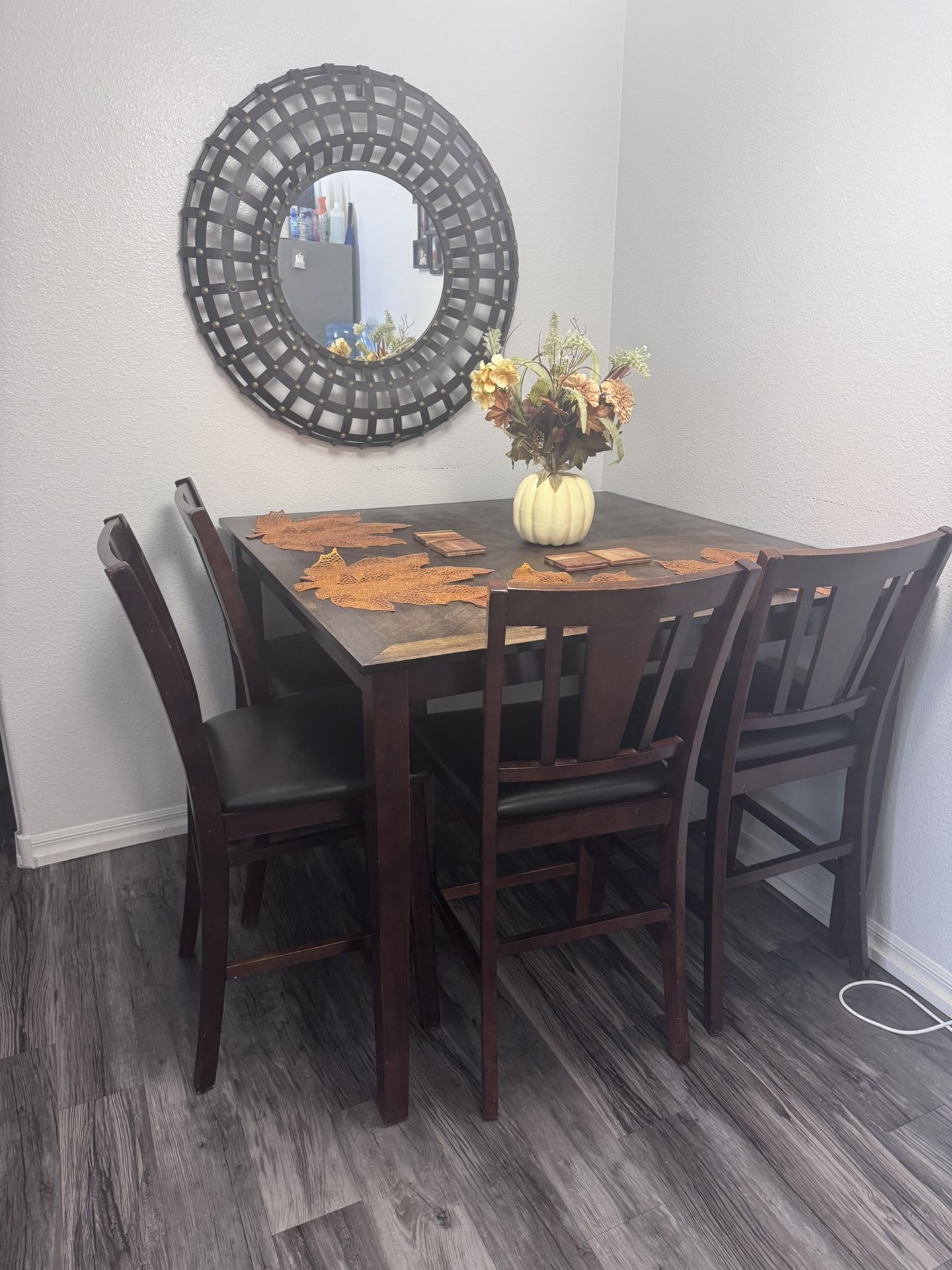 Dining Table Set With Mirror