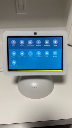 Alexa Echo Show 8 & Rechargeable Battery Base