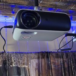 Hd Projector And 100 Inch Screen