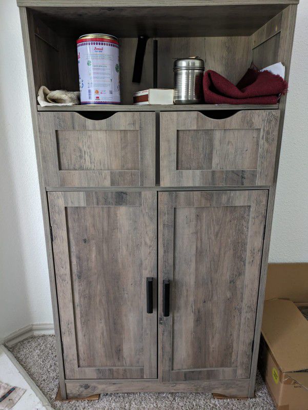 Cabinet In Excellent Condition 