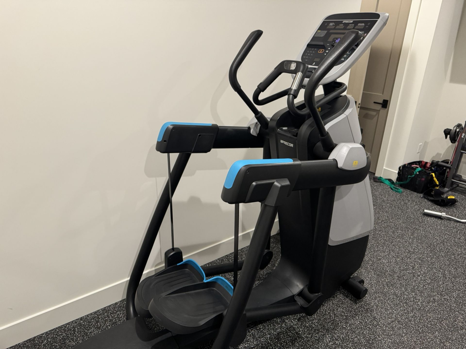 Precor AMT 835 Adaptive Motion Trainer – Commercial Quality, Excellent Condition