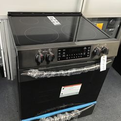 New Scratch And Dent Frigidaire Gallery 5 Burner Glass Top Black Stainless Steel Slide In Range. 1 year Warranty 