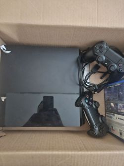 PS4 With 2 controllers and 7 games