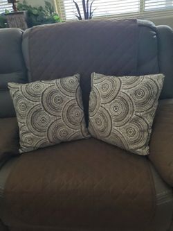 Pillows ( 2)