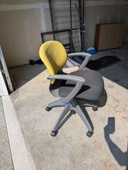 Knoll Soho chair