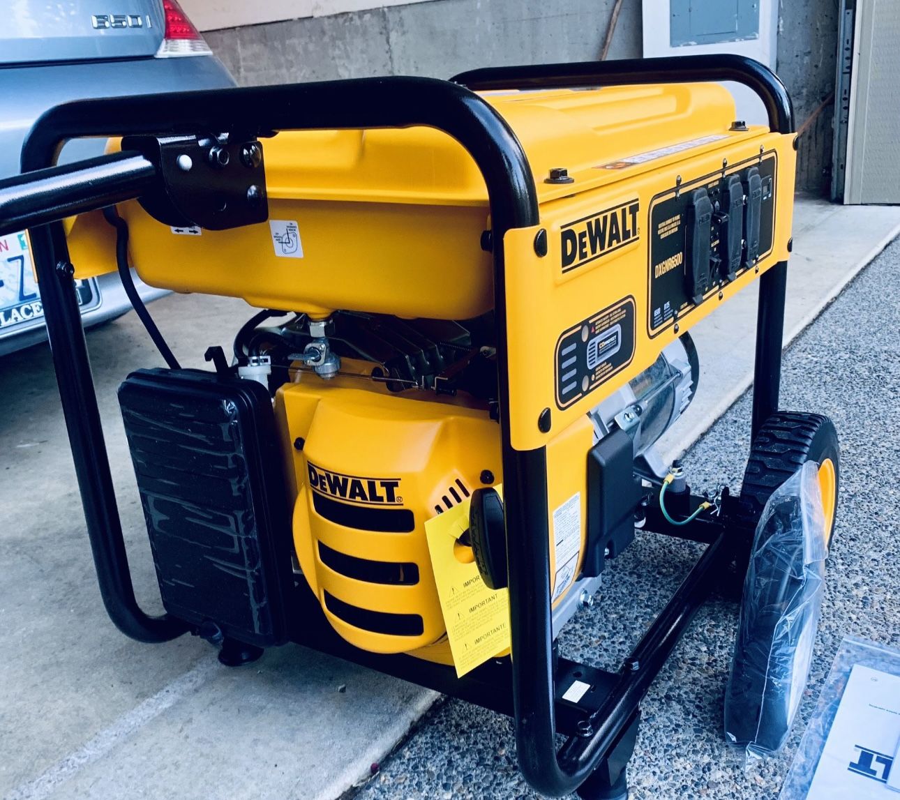 DeWALT - DXGNR6500 | 6500-Watt Manual Start Gas-Powered Portable Generator w/ Idle Control | Covered Outlets & CO Protect | Brand New!