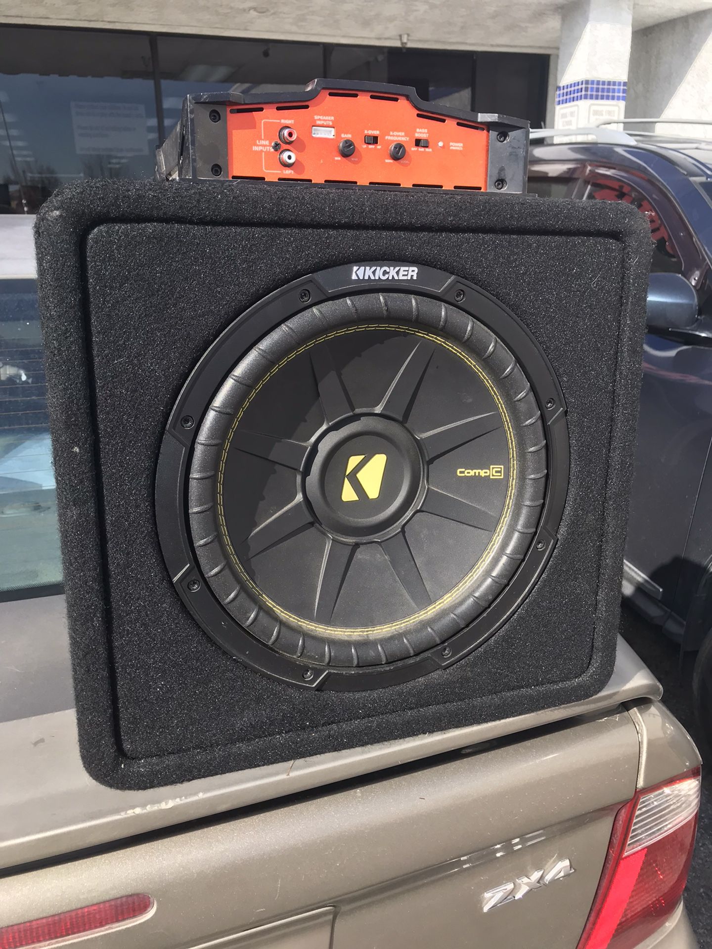 Kicker Subwoofer And Dual Amplifier 