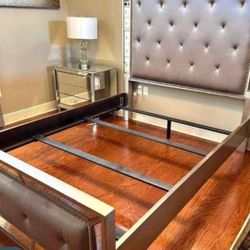 Queen Bed For Sale In New Condition 