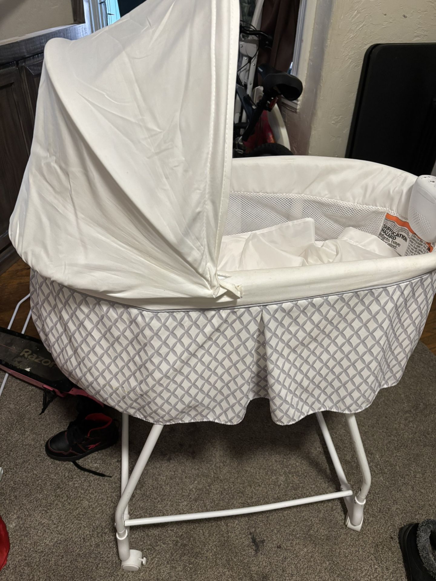 White Bassinet