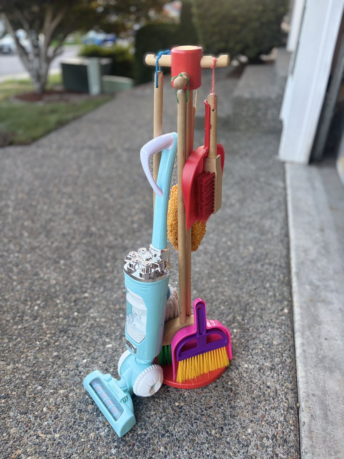 Melissa & Doug Cleaning Supplies
