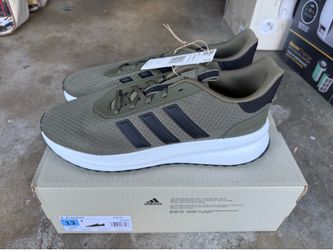 Adidas men’s shoes size 13