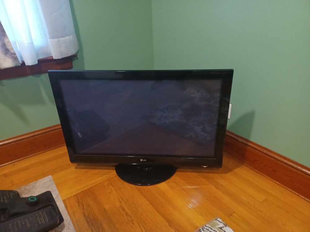 LG TV 48 "