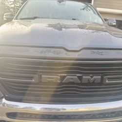 Front Mesh Upper Grille For 2019-2023 Dodge Ram 1500 