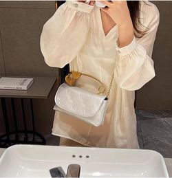 Chain Crossbody Purse for Women Stylish Top Handle Bag PU Leather Shoulder Bag Designer Clutch Purse Hobo Tote Handbag