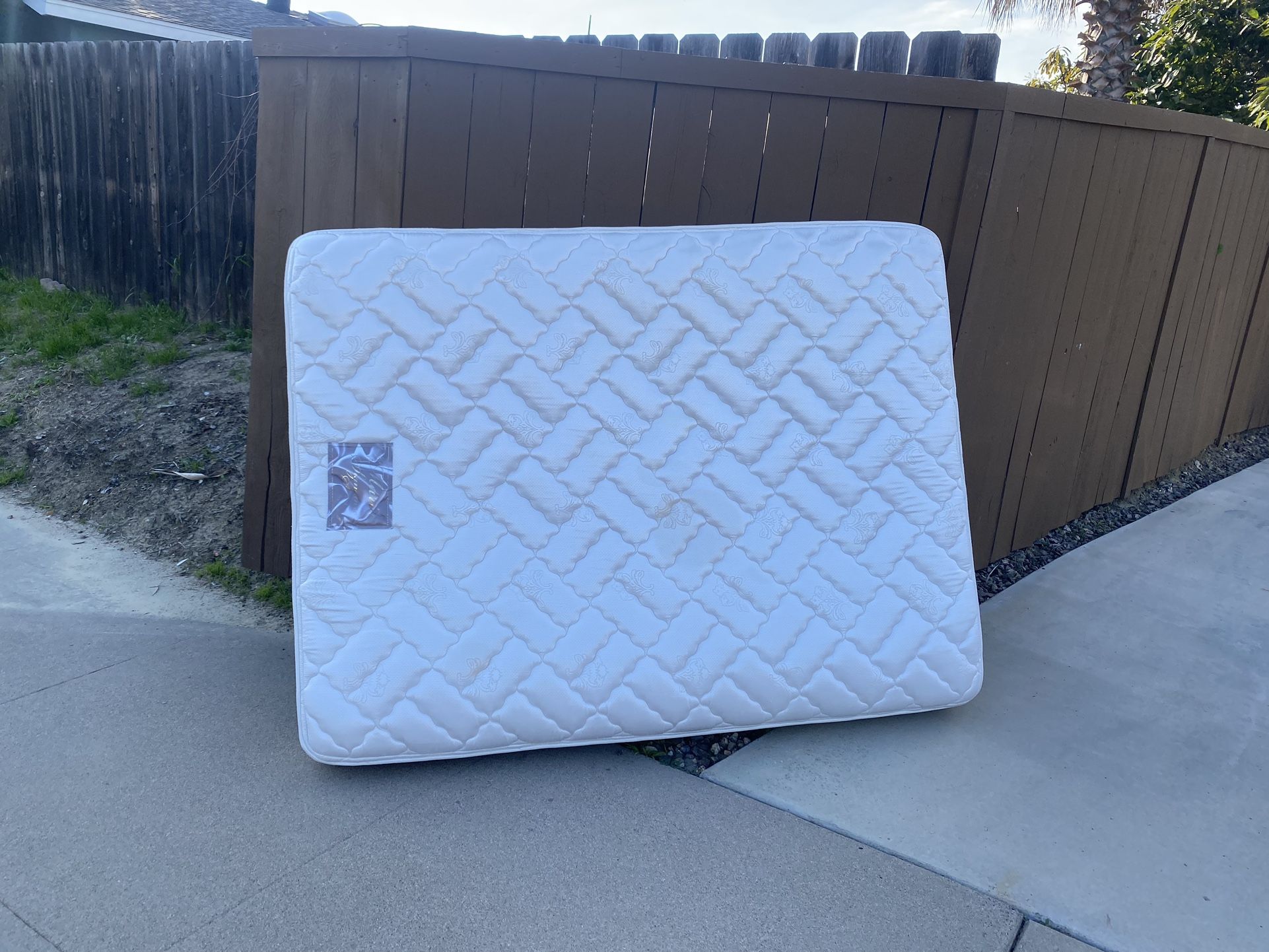 Free Queen Mattress for Sale in Chula Vista, CA OfferUp
