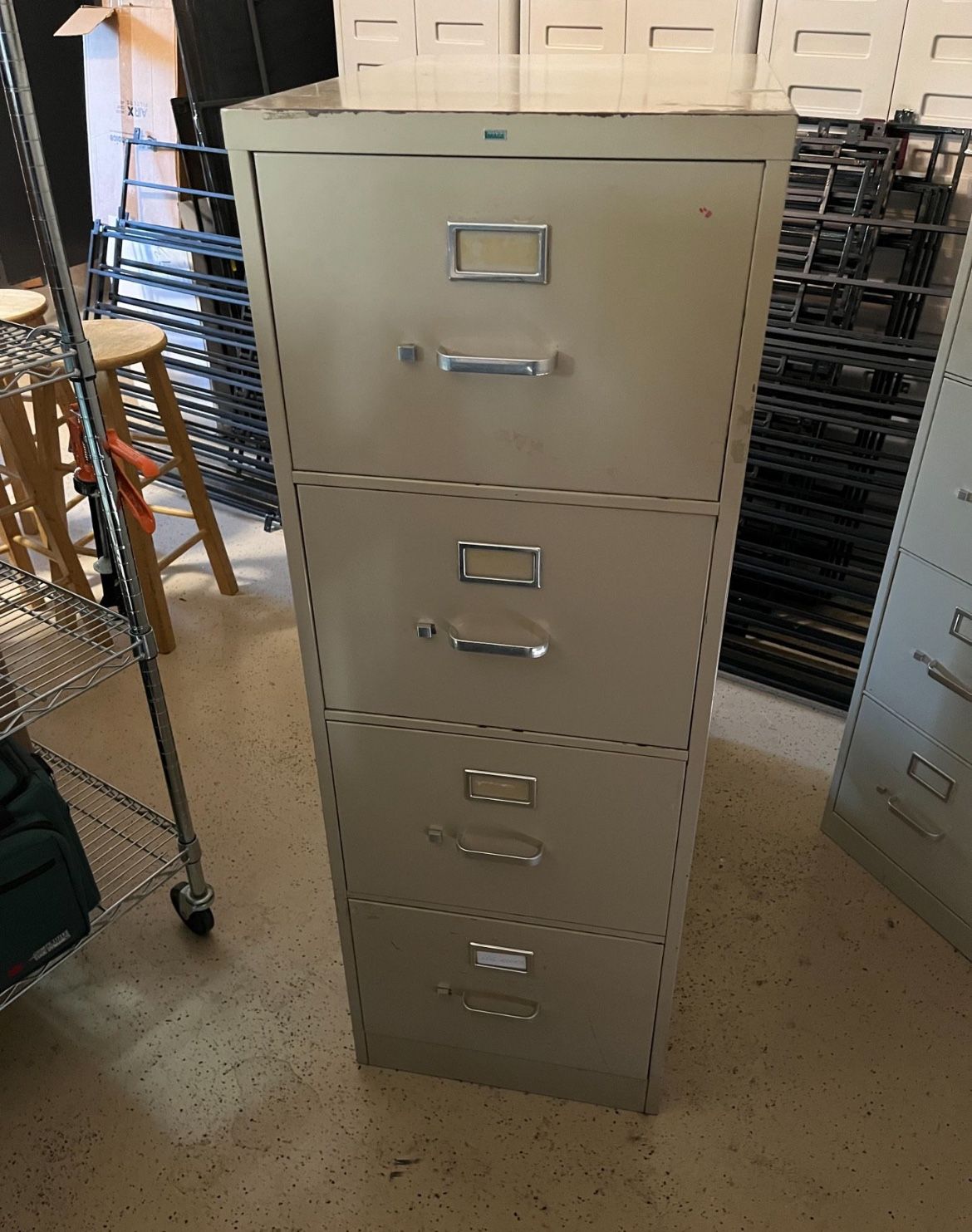 4-drawer File Cabinet 