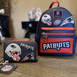 Loungefly Brand New Patriots Mini Bagpk And Wallet