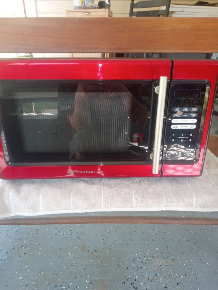 Microwave Oven  Emerson 