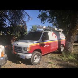 Ford E350 Cargo Van 